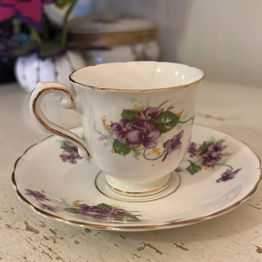 Vintage Stanley England fine bone china small violet teacup and saucer - Picture 3 of 8